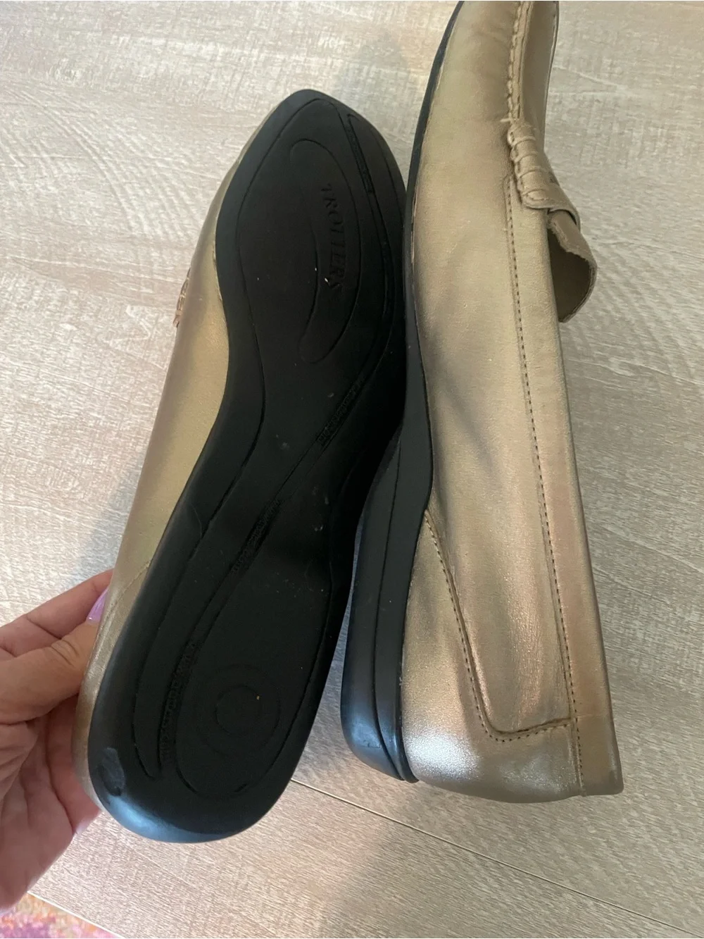 Trotter's Metallic Bronze Penny Loafers flats shoes slipons sz 10N leather